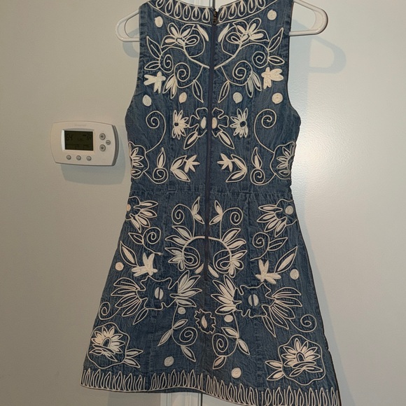 Alice + Olivia Teal and Cream Embroidered Dress - Picture 4 of 4